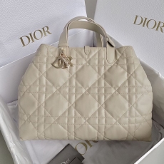 Christian Dior Shopping Bags